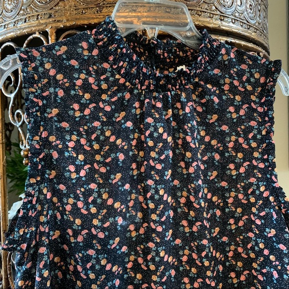 Xhilaration Mock Sleeveless Blouse - Picture 2 of 2